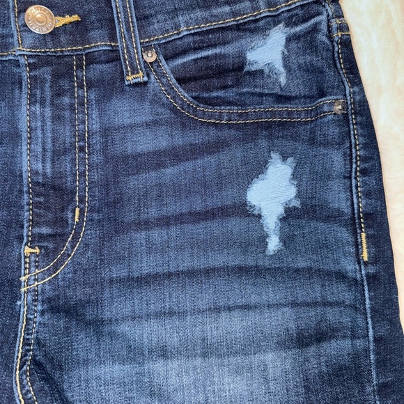 Levi's Blue Jean Shorts Distressed Raw Hem - Picture 4 of 5